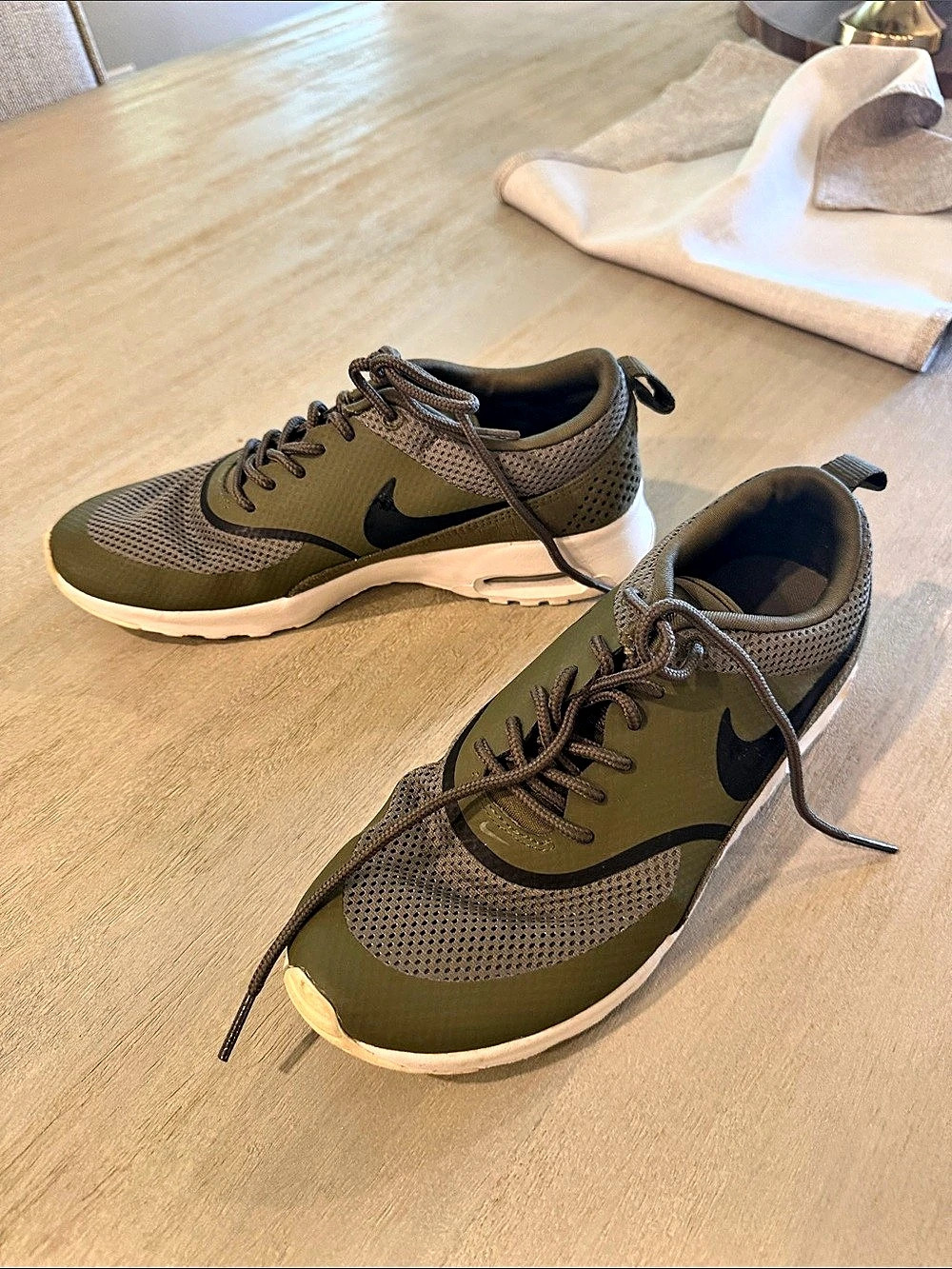 Nike Air Max 1 Green & Black Sneakers US 7.5